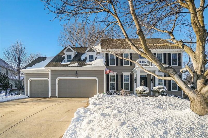 9120 W 141st St, Overland Park, KS 66221