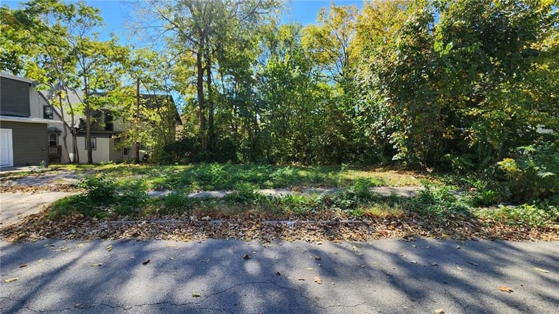1331 E 28 St, Kansas City, MO 64108