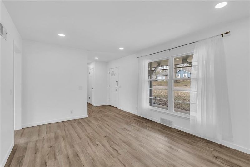 209 E 110th St, Kansas City, MO 64114