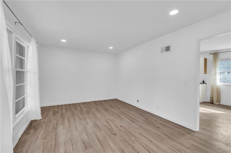 209 E 110th St, Kansas City, MO 64114