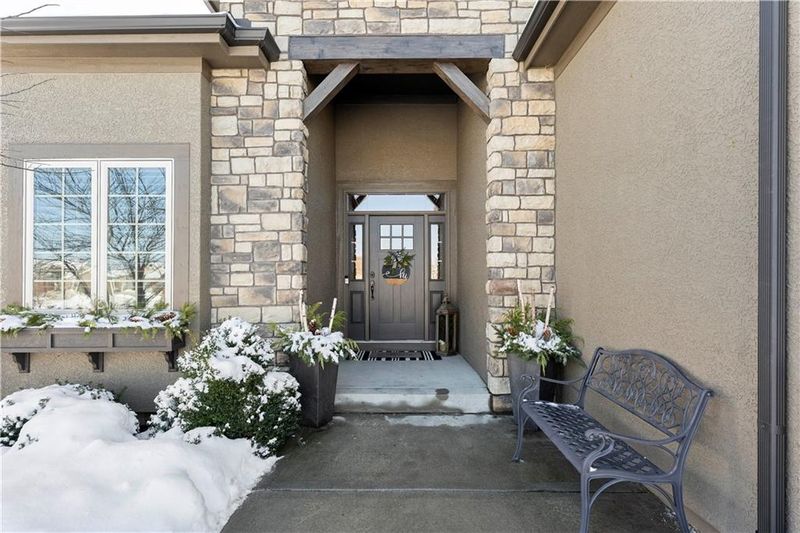 8883 Houston St, Lenexa, KS 66227