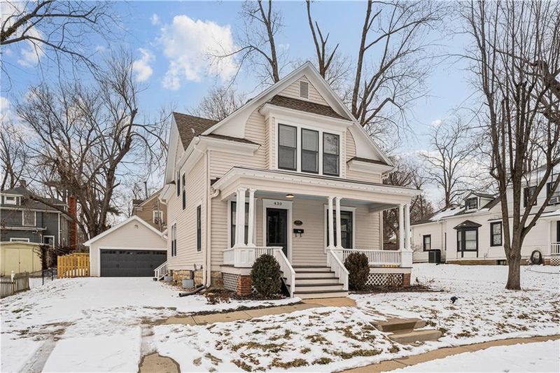 430 E Kansas St, Liberty, MO 64068