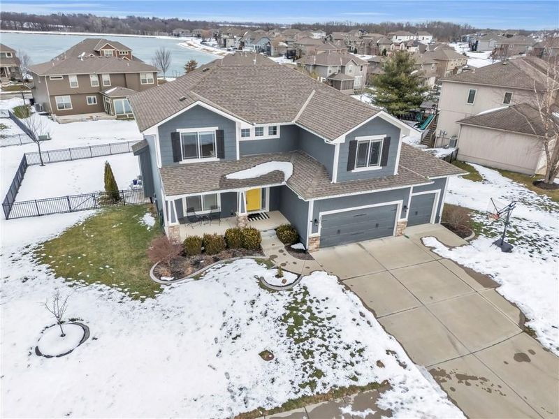 201 SW Lake Side Dr, Blue Springs, MO 64064