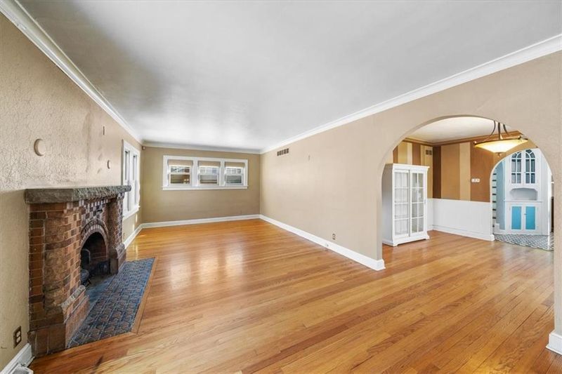 3 E 66 St, Kansas City, MO 64113