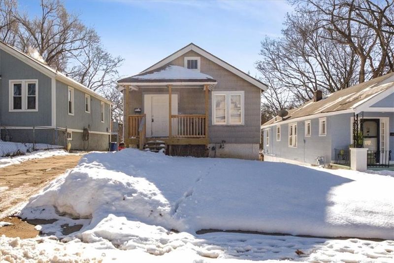 6405 E 8th St, Kansas City, MO 64125
