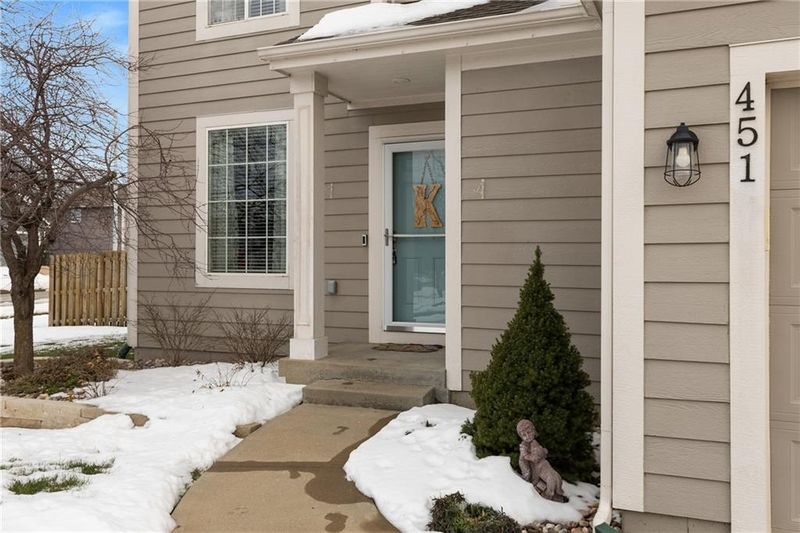 451 N Pine St, Gardner, KS 66030