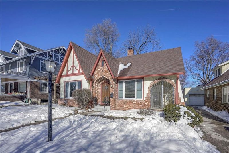 3632 Gladstone Blvd, Kansas City, MO 64123