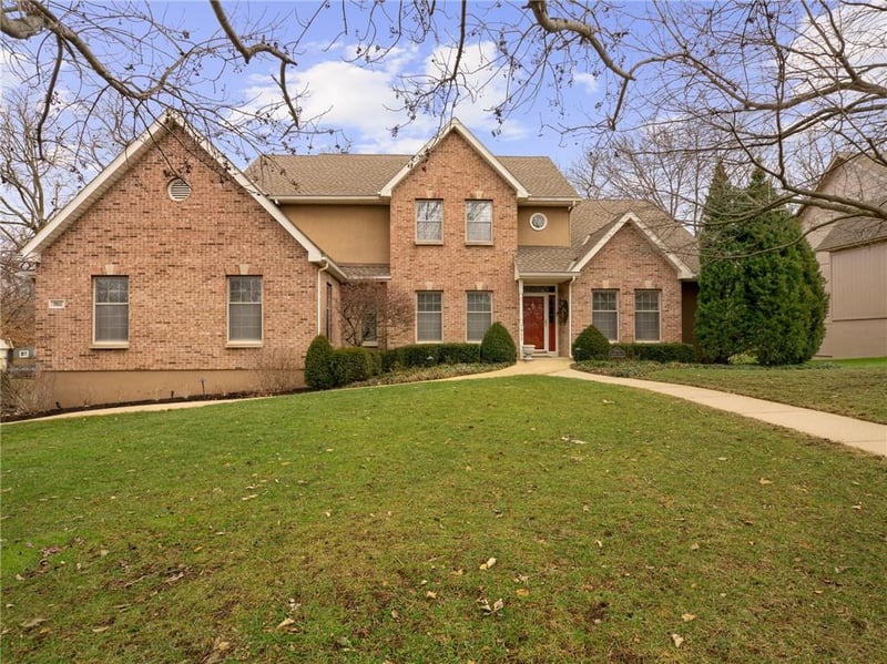 7911 Darnell Ln, Lenexa, KS 66215