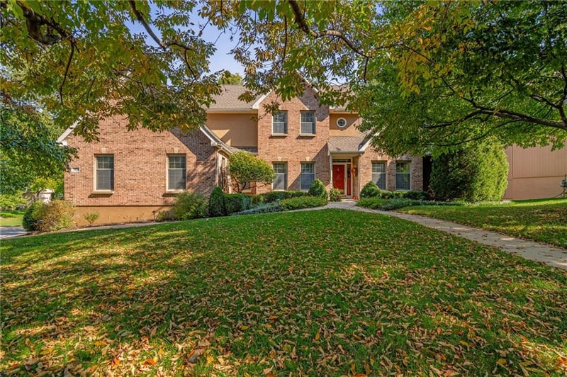 7911 Darnell Ln, Lenexa, KS 66215
