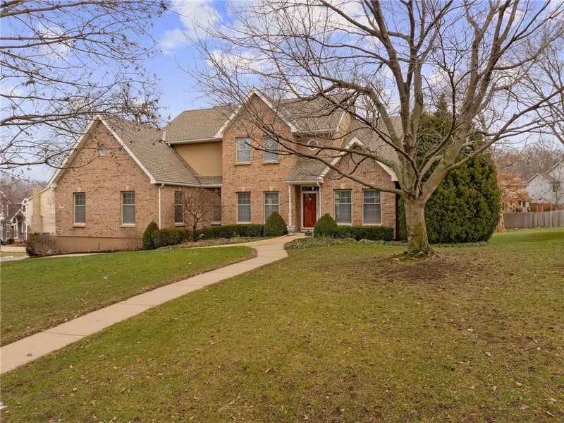 7911 Darnell Ln, Lenexa, KS 66215