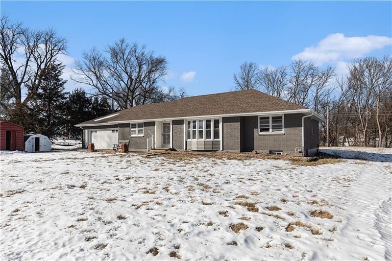 200 Kennedy Dr, Gower, MO 64454