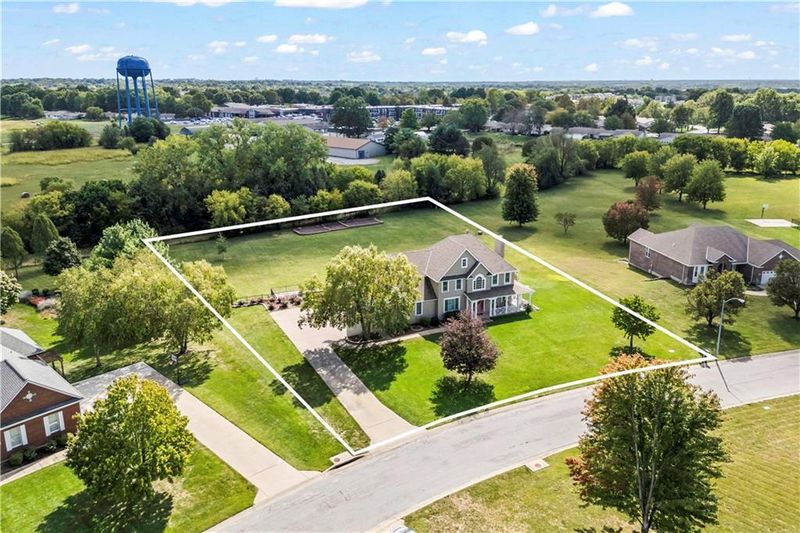 507 Winslow Dr, Raymore, MO 64083