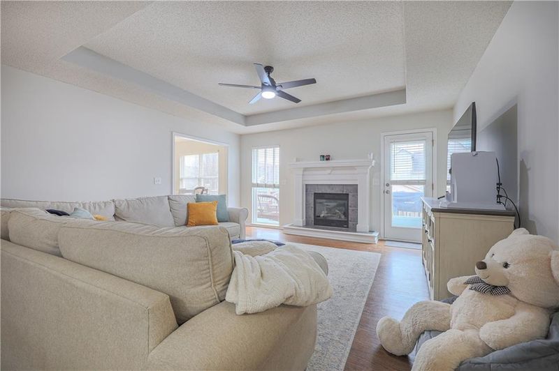1103 Camelot Dr, Raymore, MO 64083