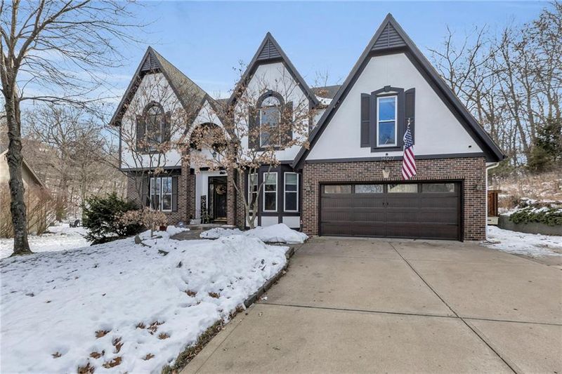 14607 W 56th Ter, Shawnee, KS 66216