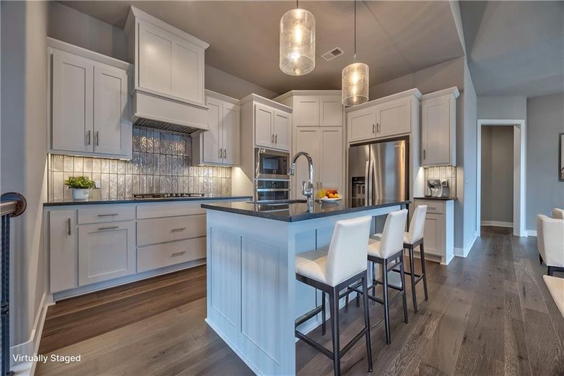 16163 W 174th Ter, Olathe, KS 66062