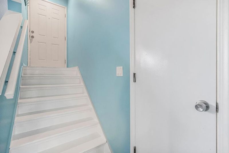 1440 NW 64th Ter, Kansas City, MO 64118