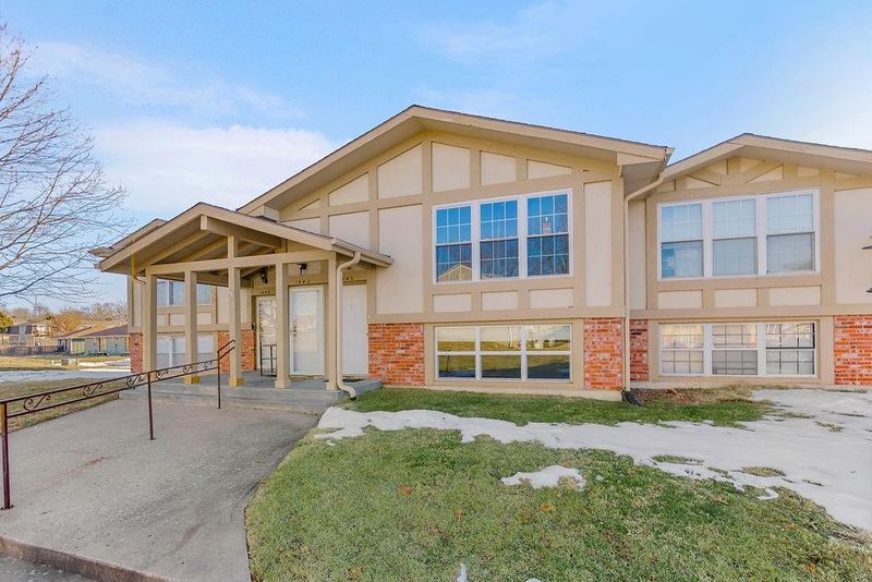 1440 NW 64th Ter, Kansas City, MO 64118