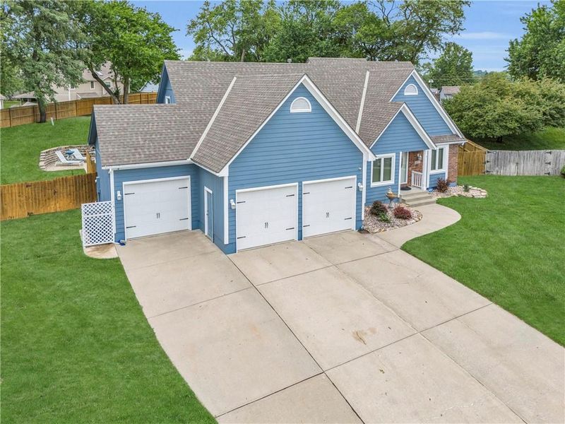 18800 E 32nd Terrace Ct, Independence, MO 64057