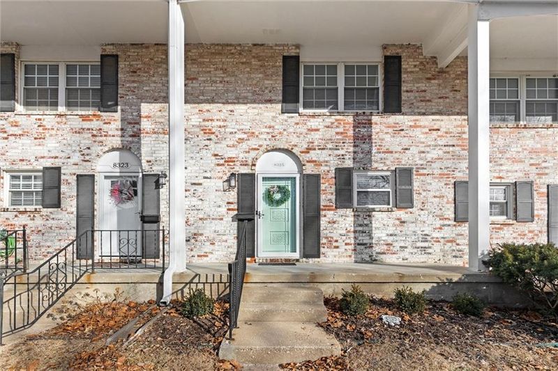 8325 Mackey St, Overland Park, KS 66212