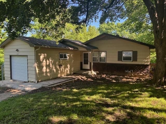 8618 E 32nd St, Kansas City, MO 64129