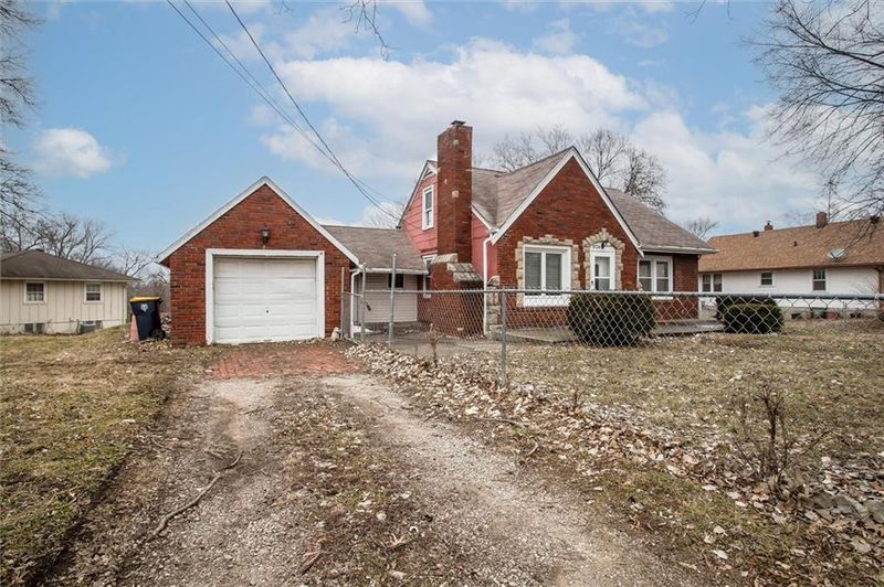5724 Bennington Ave, Kansas City, MO 64129