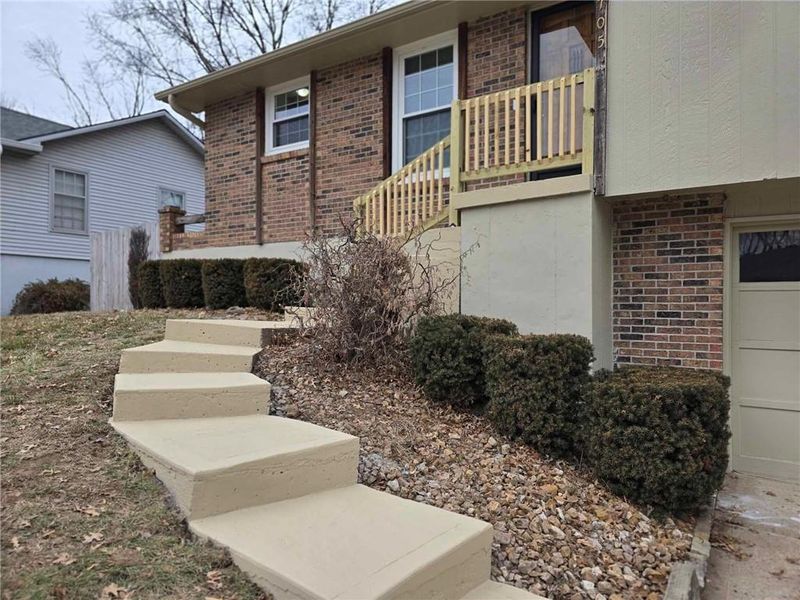 1705 Strawberry Ln, Clinton, MO 64735