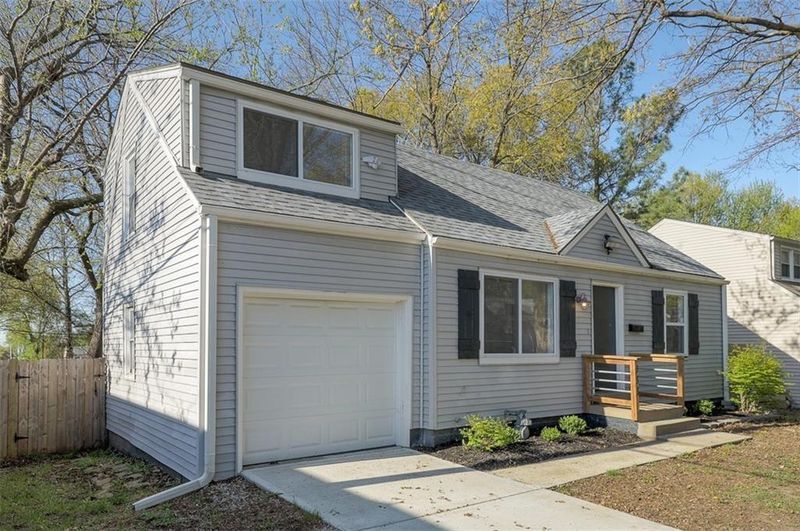 933 E 77th Ter, Kansas City, MO 64131
