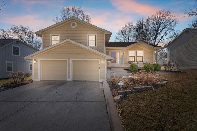 107 NW 102nd St, Kansas City, MO 64155