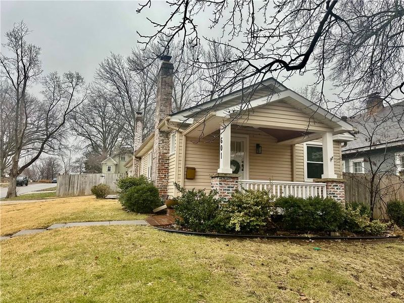 601 E 61st Ter, Kansas City, MO 64110