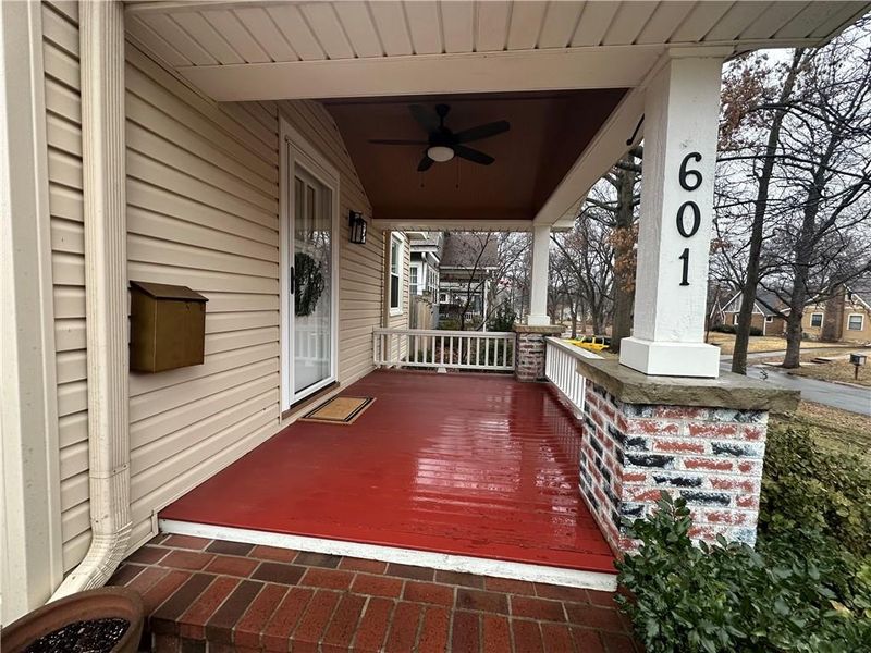 601 E 61st Ter, Kansas City, MO 64110