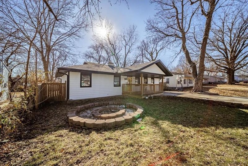 6913 E 114th St, Kansas City, MO 64134
