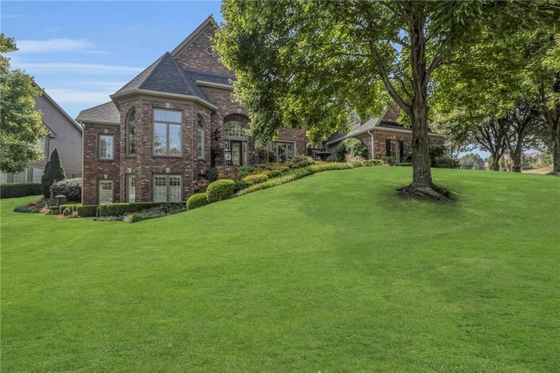 5963 N Cosby Ave, Kansas City, MO 64151