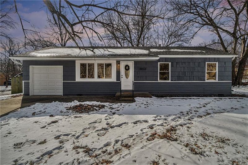 4609 E 112th Ter, Kansas City, MO 64137