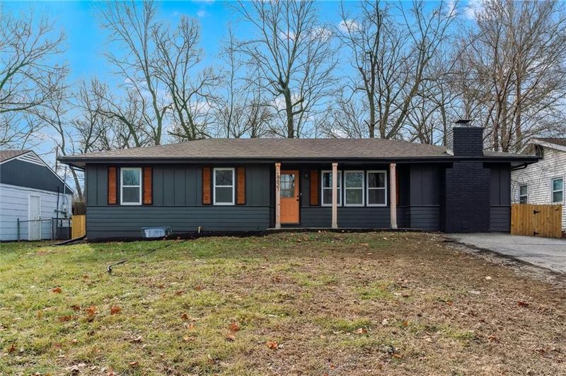 8621 E 114th Ter, Kansas City, MO 64134