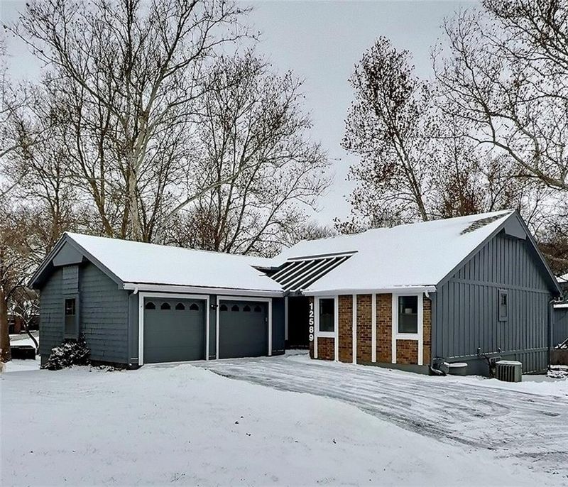 12589 W 82nd Ter, Lenexa, KS 66215