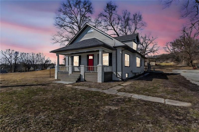 19804 E Truman Rd, Independence, MO 64056