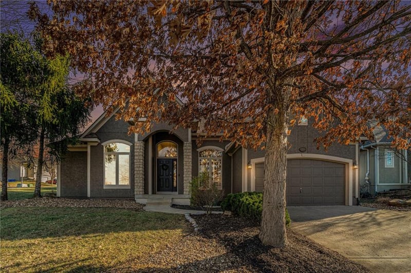 23501 W 72nd Ter, Shawnee, KS 66227