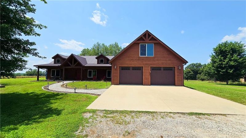 348 225th St, Garland, KS 66741