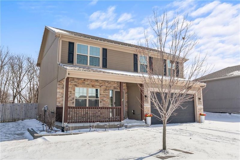 19201 NE Switchgrass Dr, Smithville, MO 64089