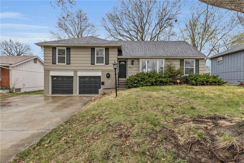 6210 E 109th St, Kansas City, MO 64134