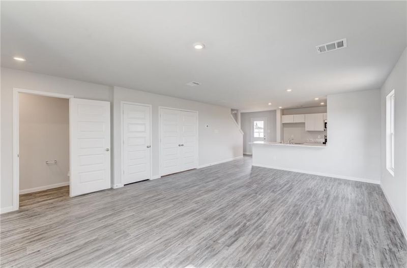 1709 E 41st St, Kansas City, MO 64110