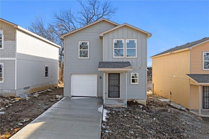 1707 E 41st St, Kansas City, MO 64110