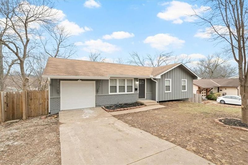 9816 E 51st Ter, Kansas City, MO 64133
