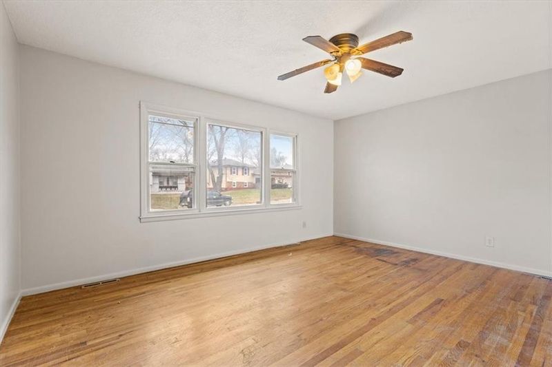 8406 E 92nd Ter, Kansas City, MO 64138