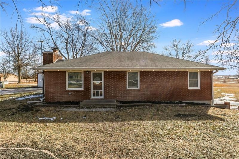 11827 NE Woodridge Ln, Cameron, MO 64429