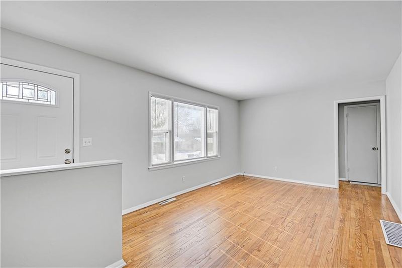 11312 E 50th St, Kansas City, MO 64133