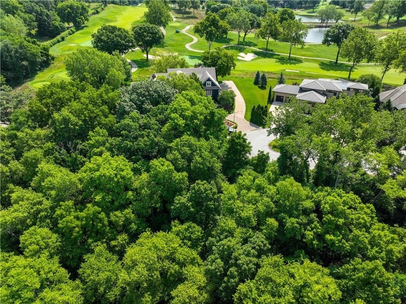 6540 Ridge Rd, Parkville, MO 64512