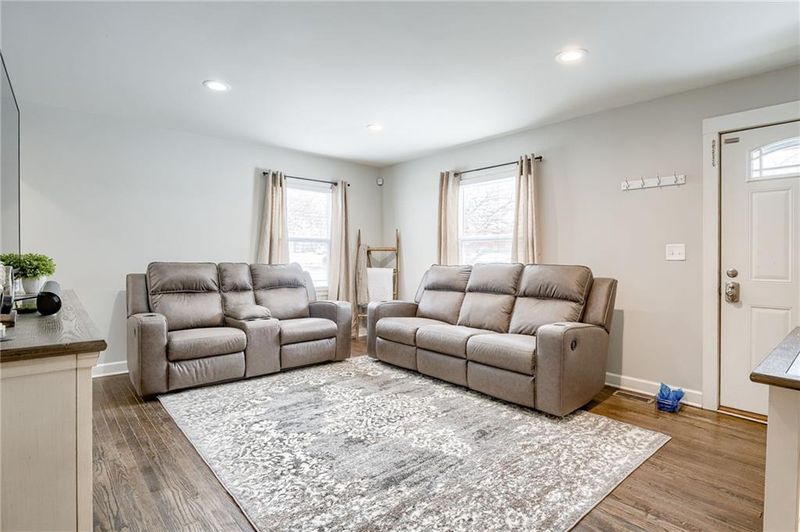 8100 Summit St, Kansas City, MO 64114