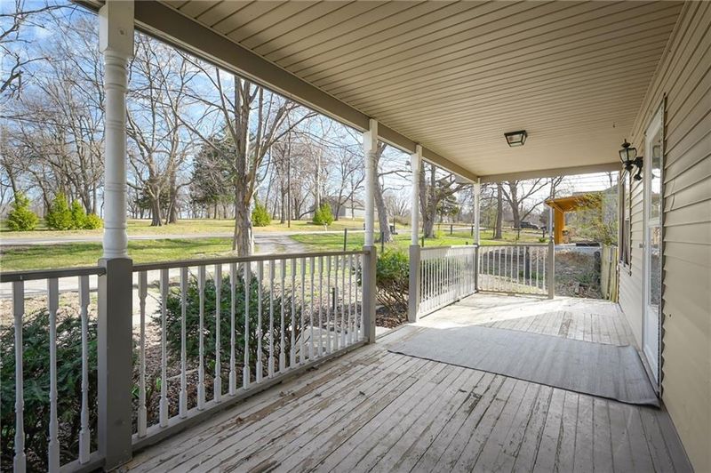 8113 E 79th St, Kansas City, MO 64138