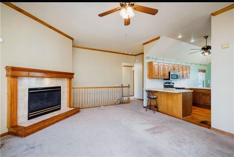 1603 Cody Dr, Raymore, MO 64083